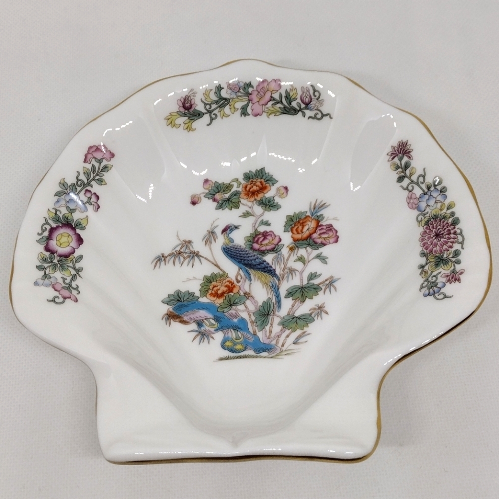 Vtg. Wedgwood Bone China Clam Shell Discontinued Kutani Crane Trinket Soap Dish